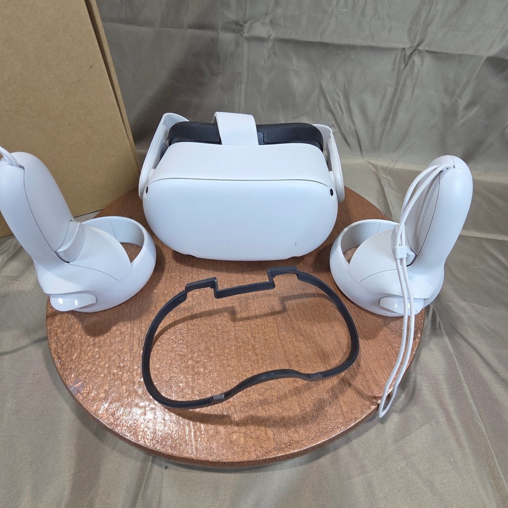 Oculus Quest 2 All-In-One VR Headset 128GB White with Controllers and Charger